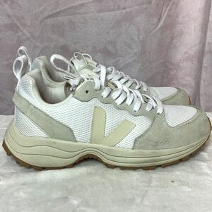 Veja White and Cream Women's Sneakers